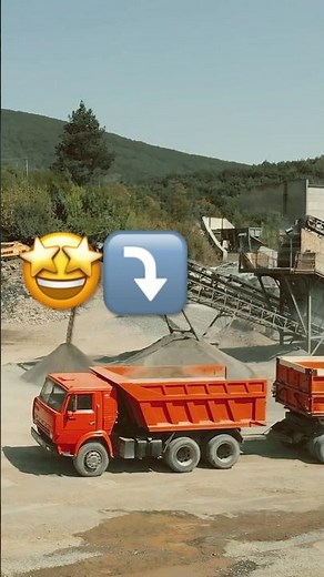 What color is this excavator?? 🤩🎨 Learning dump trucks with Bagger TV