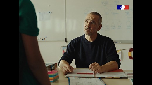 "Ton problème, c'est mon problème" : découvrez le film de la campagne de sensibilisation à la lutte contre le harcèlement à l'école 2024-2025. Le clip pédagogique "Ton problème, c'est mon problème" a été tourné avec les élèves du collège Émile Guillaumin de Moulins (académie de Clermont-Ferrand), lauréats du prix Non au harcèlement 2024. Pour les équipes pédagogiques, un livret pédagogique a été réalisé pour accompagner le dialogue avec les élèves. Contre le harcèlement à l'école : ensemble, mob