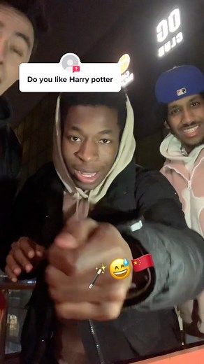 LAURENCE 龙小龙  on Instagram: "Abalacadabra 彩 #老外 #北京 #中文 #chinese #harrypotter #magicspell #magic #languagechallenge #billingual #beijing #comedy #nigerian #explore #explorepage"