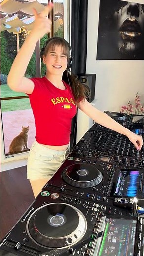 Isn't this the PERFECT mix for my BIRTHDAY? 🎉🔥