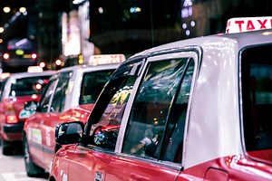 Taxi or Ride-Share App: What’s Cheaper and Safer From the Airport?