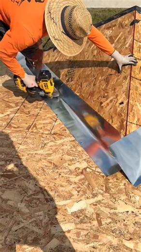 260K views · 1.1K reactions | Installing valley metal #reflexiones #construction #roofing #fblifestyle #explore | Priscillalaruffera | Facebook