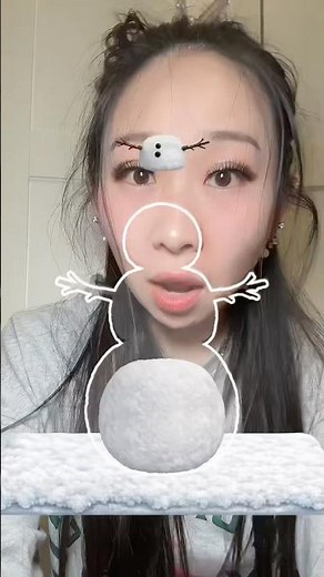 BUILD A SNOWMAN ☃️ FROZEN GAME ❄️ #shorts