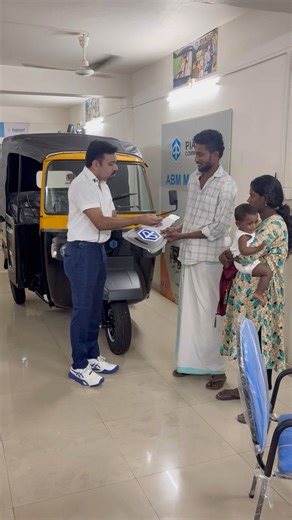 ചോദിച്ചത് ഒരു പഴയ ഓട്ടോ. .നൽകിയത് പുതു പുത്തൻ ❤️❤️ അത് പോരെ ആ കുടുംബത്തിന് സന്തോഷിക്കാൻ #kottayam