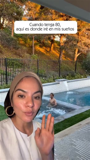 Triny Calleja Brokersita on Instagram: "¿Cuánto crees que cuesta este nivel de paz mental? 💸 Ojo al detalle: Todo lo que ves es construcción ligera (Drywall). Sí, esa casa de revista que parece inalcanzable está hecha con materiales que muchos subestiman. Esto nos enseña que en Bienes Raíces la percepción de valor lo es todo. Una propiedad no vale solo por sus “kilos de cemento”, vale por la experiencia de vida que te ofrece. 🌿💦 Etiqueta a la persona con la que vivirías aquí. 👇 #Metas #Lifes