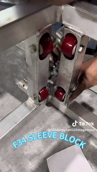 290*290mm sleeve block #F34truss#Lifting system#Stage truss construction##aluminumtruss #globaltruss #globaltrussing#spigottruss #stagetruss #truss #global#aluminumwelding #event #stagesupport#portablestage #stageplatform #lightstand#eventtruss #concertstage #displaystand#stagelighting #blacktruss #lightingdesign