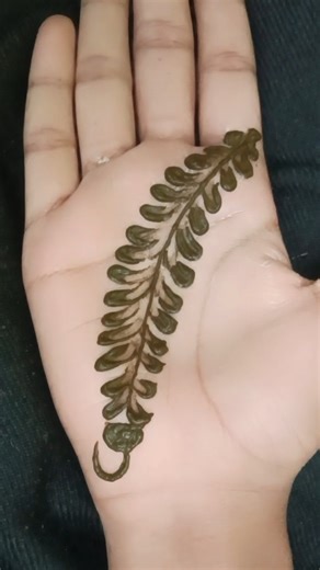 hari mirch se tattu mehandi design #diy #mehndi #craft #hack#shorts