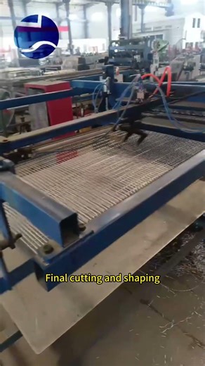 The production process of chicken coop mesh panels