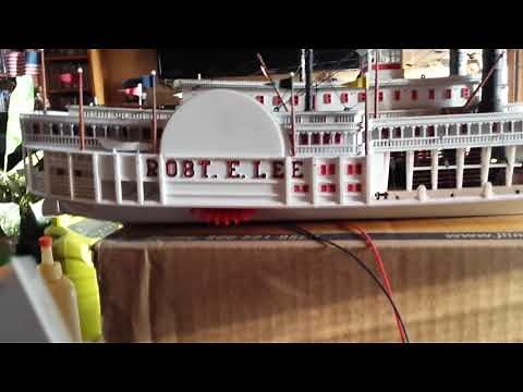 Lindberg Robert E. Lee steamboat with lights Part 2 The build
