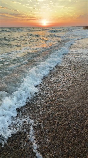 Deniz ve Güneş Manzarası — Huzur Veren Kıyı Görüntüsü
