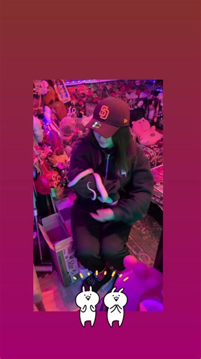 【大阪は西中島にある人気なバー】 〜 シンデレラバー 〜 インスタ映え必至…(^o^)！ アニメ好きサブカル好きは歓喜！ 動物もいろいろいます(⁠◍⁠•⁠ᴗ⁠•⁠◍⁠)！ 梅田からもミナミからもアクセス良し、 新大阪からも、駅からも近し！！ charge ¥1,000・drinkなんでも¥500！ ご新規様 大歓迎です！！！ 大阪市 淀川区 西中島 3-21-15 オハナビル5階 【 お気軽にフラッとお越し下さい(^ω^)！！◎ 】 【新大阪からも梅田からもすぐ！！！】 ━━━━━━━━━━━━━━━━━━━――――― さらに9月1日、新店もOpenしました(^0^)！ シンデレラバーの真横のビルです♪♪← 【 Bar ハングオー・バー 】 【 男性飲み放題￥2,000・女性飲み放題￥1,500 】 【 大阪市 淀川区 西中島 3-21-14 ソーヤビル5階 】 【 カラオケ有り、ダーツ有り、綺麗な新店です♪♪ 】 【 シンデレラバーから行かれると割引もします！♪ 】 【こちらはイケメンスタッフと可愛い女の子スタッフがいます！】 ーーーーーーーーーーーーーーーーーーー−−−−−−