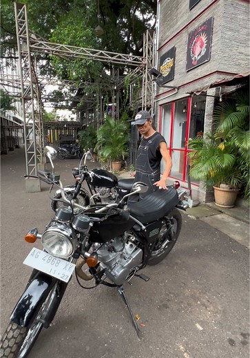 Rebuild Motor Yamaha XS650 dan SR500: Kustom Kreatif