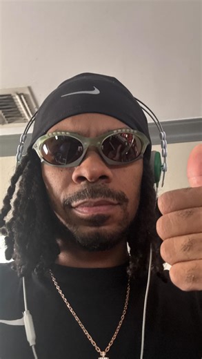 Erick the Architect on Instagram: "my song jammy jam is in the new skate game 🛹"