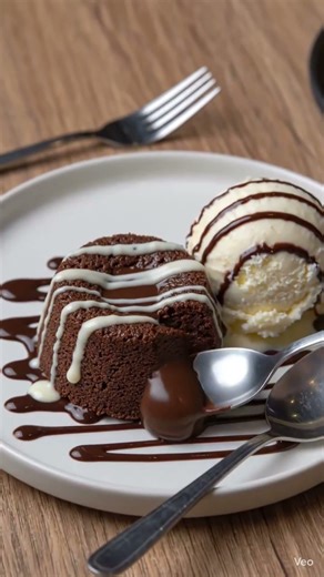 Yummy! 😋 😋🍨🍕✨#explore #vadilal #dominos