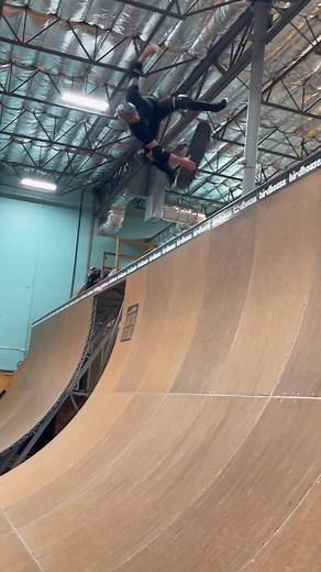 Danny Way | 9:00 AM sessions with @colinmckay ☕️ @dcshoes @planbofficial | Instagram