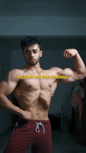 Shubhang Jaiswal on Instagram: "🗿Part 2 of this “natural transformation” natak — and trust me, it gets even more hilarious this time Bhai ab bhi claim kar raha hai ki sirf ek dumbbell se 3 saal mein ban gaya full shredded natural bodybuilder — matlab ek dumbbell uthaya aur Wolverine ban gaya 💀💪🏼 Natural ka toh naam hi badnaam kar diya bhai ne. Aur ab toh aur bhi mazedaar cheez — growth supplement promote kar raha hai, while standing confidently at 5’5” 😭. Bhai tu pehle apne growth toh karwa