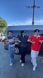 Kung sino pa 'yung nagturo, siya pa 'yung nakalimot sa step. PS: Dumaan kasi si Mica kaya na-distract. Don’t forget to watch Ang Mutya ng Section E now streaming on Viva One: https://vivaone.page.link/AngMutyaNgSectionE #AngMutyaNgSectionE #SamShoaf #EthanDavid #MartinVenegas #StudioViva #VivaOne | Studio Viva