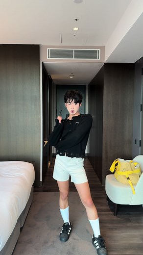 Learn the Mesmerizing Dance Moves of HWASA from NA