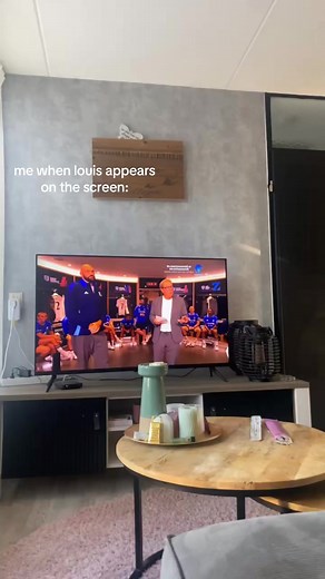 Laughing at One Direction's Screen Moments