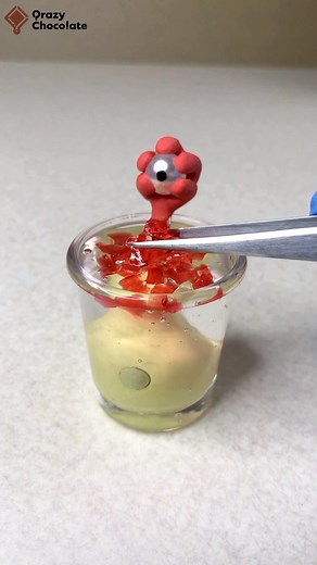 Qrazy Chocolate クレイジーチョコレート on Instagram: "実験体γのチョコレートアイスキャンディー Subject γ's chocolate popsicle ※材料になった生物、実験体γの他レシピは過去投稿参照 ©ondoku3.com #チョコレート #不思議 #動物 #実験 #アイス #chocolate #mystery #animals #experiment #popsicles"