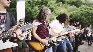 42K views · 1.1K reactions | SAIU o vídeo oficial do Flash Mob do Meu Aniversário \o/ !! Confira aqui como ficou. Apoio Claymore Highway Bar, 21 Graus e Parque das Pedreiras | Mundo Livre FM | Facebook