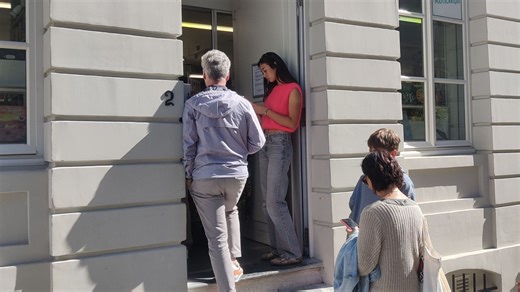 C’est l’effervescence dans les librairies scolaires : 'C’est souvent en deuxième secondaire qu’il y a le plus de volume de ventes' - RTBF Actus