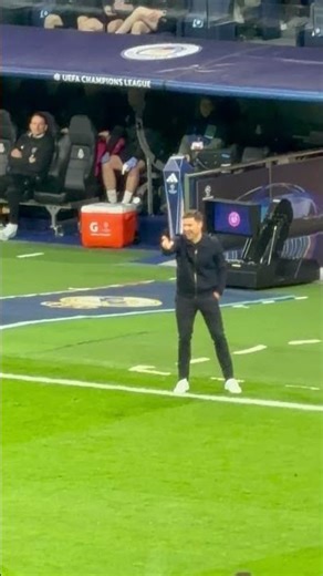 What Was Xabi Alonso Explaining to Tchouaméni?