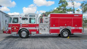 The Dumfries-Triangle Vol. Fire Dept. chose the E-ONE Custom Typhoon Pumper with a low hosebed, 1500 gpm pump and 750 gallon tank. The L-shaped tank offers 24-inch depth in all of its compartments giving more room for tools and equipment. Learn more in this video. Dealer: Matheny Fire & Emergency #EONEstrength #firetruck #firefighter #virginia | E-ONE Fire Trucks (Official Site)