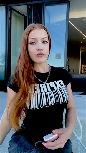 RED 🧚🏻‍♀️<3 on Instagram: "Hair tutorial !! Don’t mind the lumps I was using my phone as my mirror 🙈 #hair #girlskater #hairtutorial"