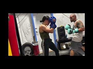 FEMALE BOXER! VERY Intense Training SESSION. MITTwork & SParring DRILLS W/ coach ‪@eliteboxingoviedo‬