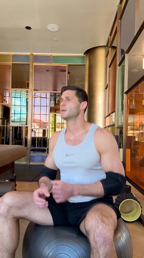 1 and a Half Rep Pushups for the Finisher 💪🏼 #chestday #fitness #workout #gymtime #chestworkout | Roberto Portales