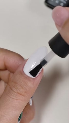 Beetles Gel Polish | 💎Gem Cat Eye Nail Tutorial ✨Using Beetles Brilliant Velvet Cat Eye Gel Set Beetles Mirror Effect Holographic Aurora Chrome Nail Powder... | Instagram