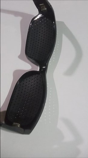 Kaca mata tambah fokus.