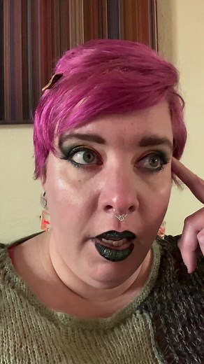 Is it mom brain or ADHD? Prolly both. #mommacusses #motherhoodishard #momlife #adhd #adhdmom #mumlife #mindinthegutter | Momma Cusses