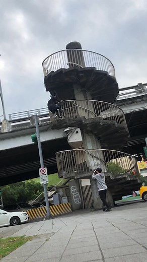 算算看螞蟻用了幾秒？#上推薦通知我 #特技 #funaction #跑酷 #parkour #運動 #驚險一瞬間 #天橋流