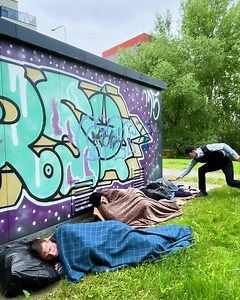 133K views · 448 reactions | Compassionate Policeman Provides Clean Clothes to the Homeless | Crafty Panda How | Facebook