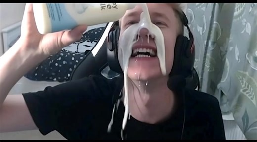 This HAS to be popular right? #beeswarm #beeswarmsimulator #beesmas #fyp #banana