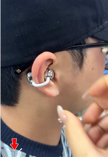 Smart Touch Open-Ear Earbuds with Auto Pause 🎶 #openear #smarttouch #bluetooth #tiktokshop #trending 008