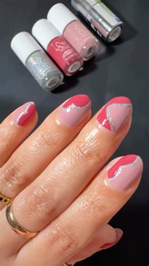 Aeshna - Nail Polish | Makeup on Instagram: "Simple Valentines Day nail art ❤️✨ Polishes- World Lit, Roar, Glitter Department @oliveandjune #vdaynails #athomemanicure #easynailart #nailarttutorial #diymanicure [ v day nails , easy nail art at home , festive nails , red and pink nail design , nail art for beginners , cute nails , short nail inspo , holiday nails , nail design tutorial , step by step nail art , colorblock nail art , holiday nail art , valentines day nail art , glitter nail design