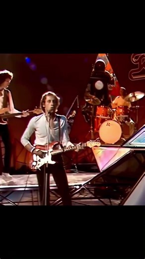 Dire Straits ~ Sultans of Swing - 1978. #direstraits #markknopfler