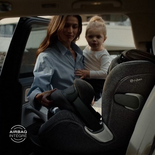 L’Anoris T2 i-Size de Cybex : sécurité et confort réunis dans un seul siège ✨ ✔️ Airbag intégré pour une sécurité maximale ✔️ Installation facile avec son bouclier réglable à une main ✔️ Confort optimal avec dossier inclinable et appuie-tête ajustable Conçu pour les enfants de 15 mois (76 cm) à 7 ans (125 cm), l’Anoris T2 i-Size est 50% plus sûr que les systèmes conventionnels avec harnais à cinq points orientés face route en cas de collision frontale. Voyagez en toute confiance avec l’Anoris T2