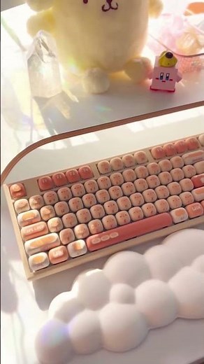 A Bread Keyboard for the Holiday Vibes 🥐🎅 #desksetup #keyboard #customkeyboard