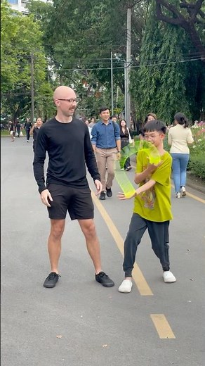 This kid is a slinky prodigy 🤯 #slinkytricks