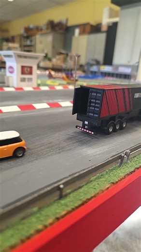 Italian-style robbery by Turbo Racing 1/76
