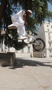 282K views · 7.9K reactions | @courageadams  testing his brand-new Savanna setup  by @rafael.black #flybikes #bmx #bikes | Flybikes BMX | Facebook