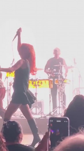 Paramore Performance of 'That's What You Get' Highlights from Concert