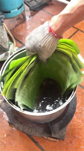 Steps to Make Sticky Rice Cakes | Banh Te, Ms. Hanh's Sticky Rice Cakes
