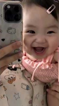 Mirror Magic ✨ Baby’s First Reflection in Mommy’s Lap