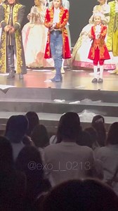 #KAI and #CHANYEOL excitedly waving to #SUHO during today's curtain call🥹❤ twitter.com/lightbaek614 | Byul