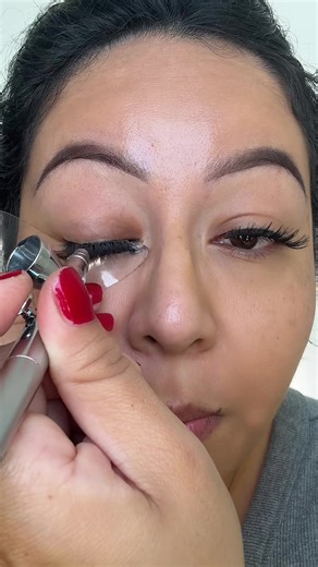 Airbrushing Eyeliner Techniques for Flawless Looks